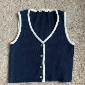 Abercrombie sweater vest small